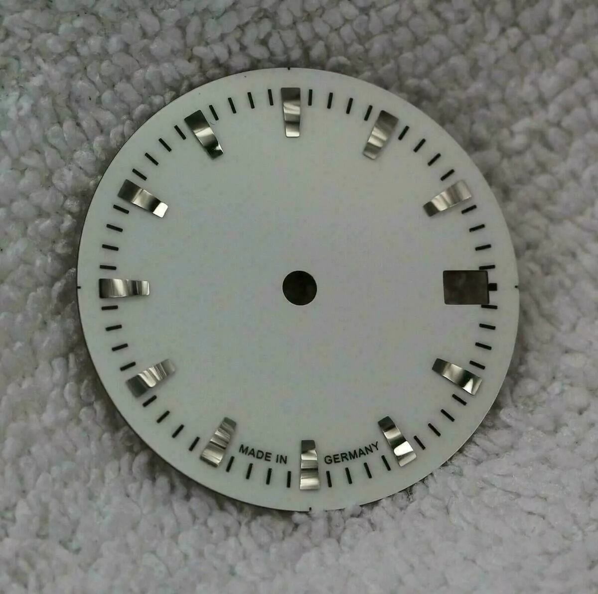 Zifferblatt für ETA 2824-2 / Dial for ETA 2824-2 Ziffernblatt ⌀27.0 Weiß