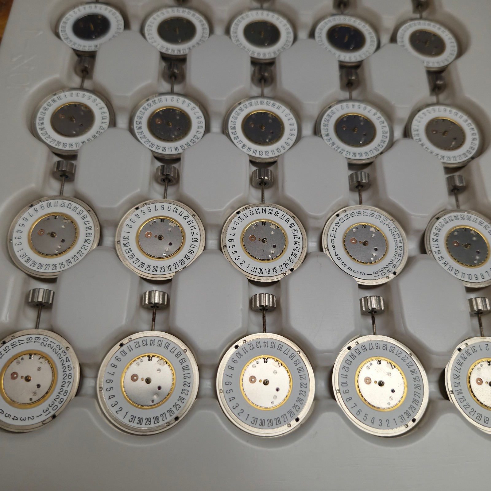 France Ebauches FE 2031 Quarz Uhrwerk. FE 2031 Quartz Movement NOS โ Bild 6