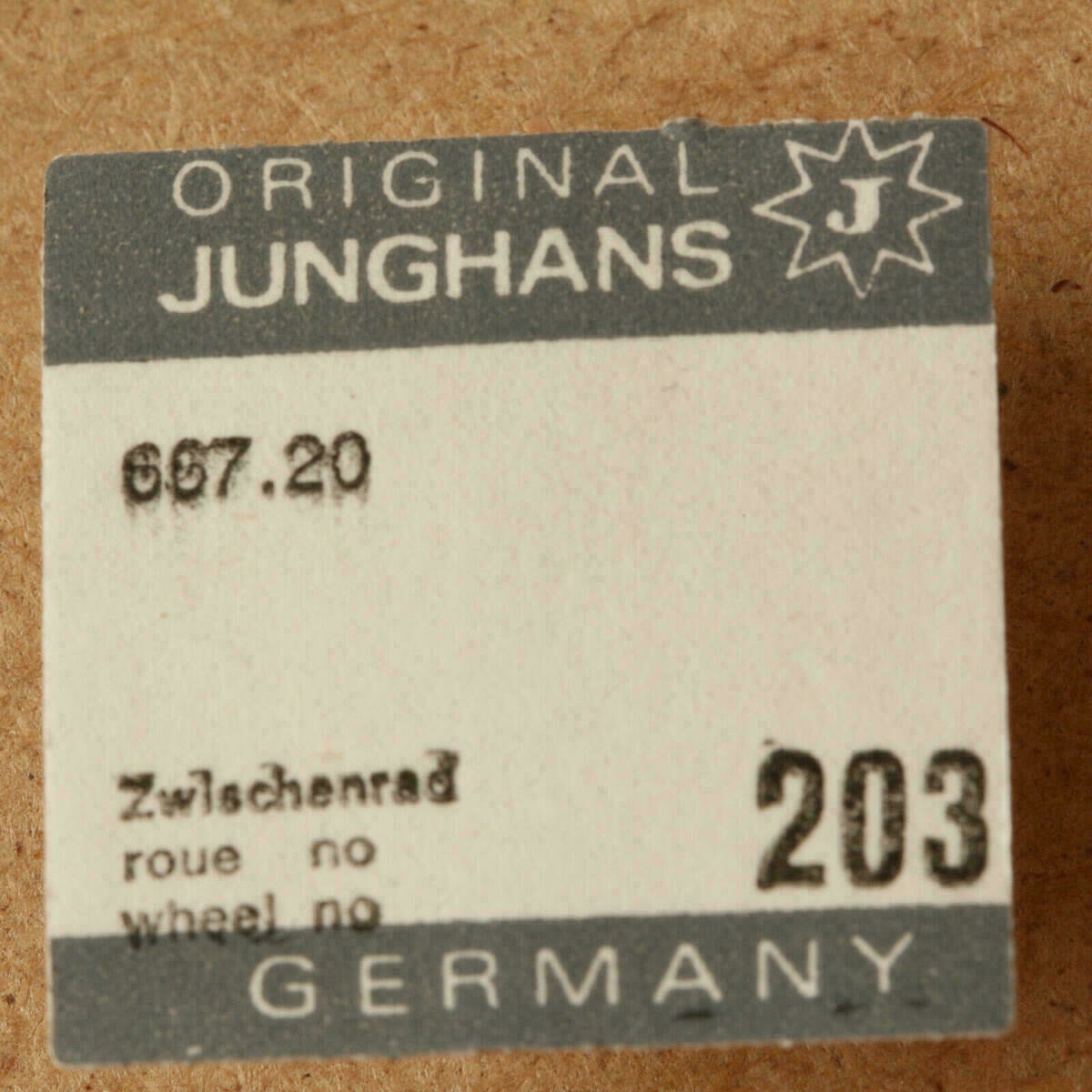 JUNGHANS 667.20 PART 203 Zwischenrad, intermediate wheel and pinion NOS